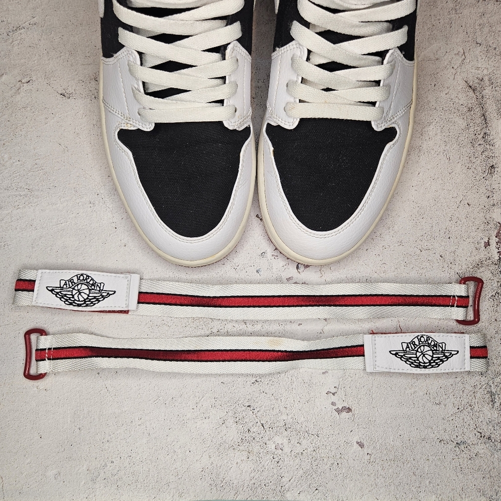 2008 Nike Air Jordan 1 High / Mens SIZE 10.5 / Colorway - Black, White, & Red - Picture 10 of 13